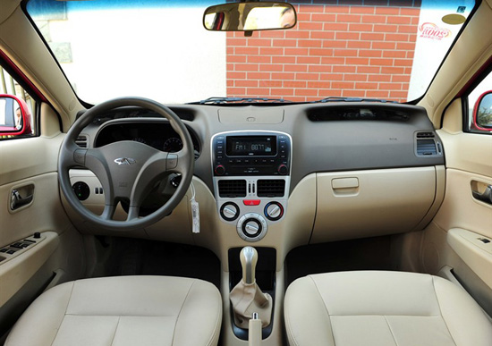 奇瑞風(fēng)云2內(nèi)飾